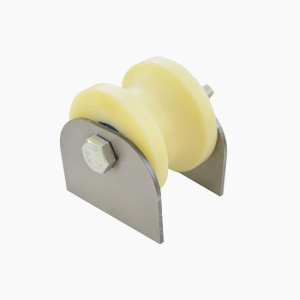 Ролик капролон под трубу на пластинах d=70 